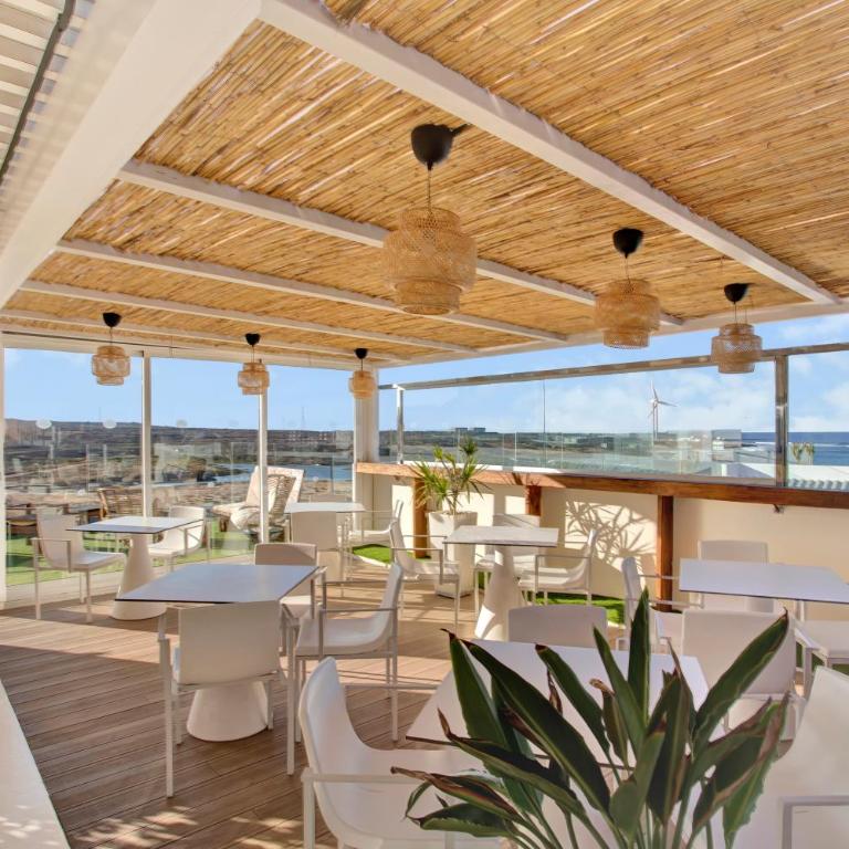 Paradise Sun - Stylish 1BR Apartment with Pool, Terrace & Rooftop Bar, 100 m from Corralejo Beach - Apartamento de 1 dormitorio - 12
