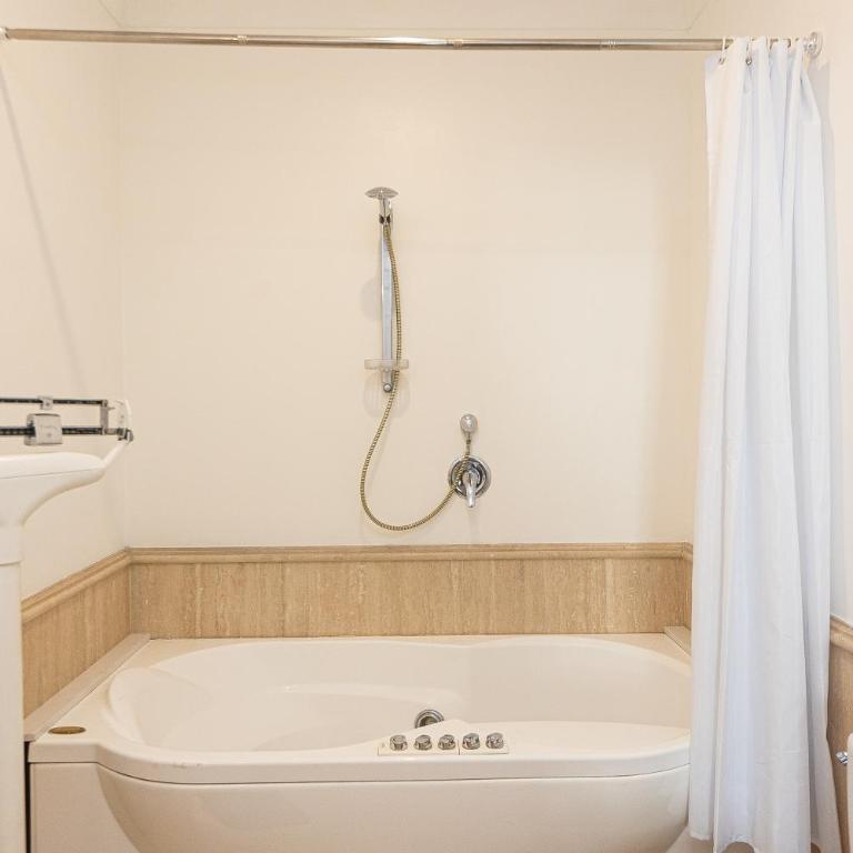 Amazing Elegant Jewish Ghetto - One-Bedroom Apartment - 8