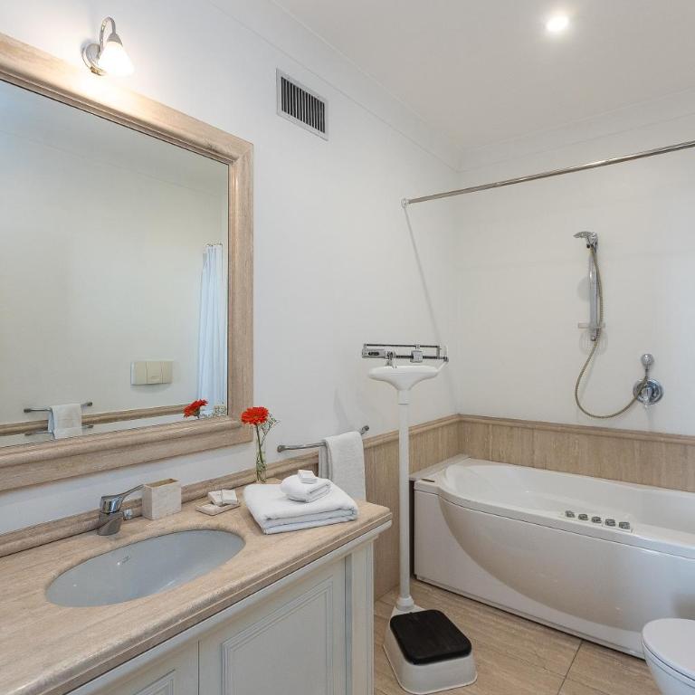 Amazing Elegant Jewish Ghetto - One-Bedroom Apartment - 11