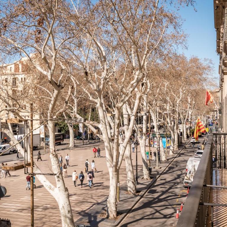 BYPILLOW Ramblas - Double Room with Extra Bed - 4