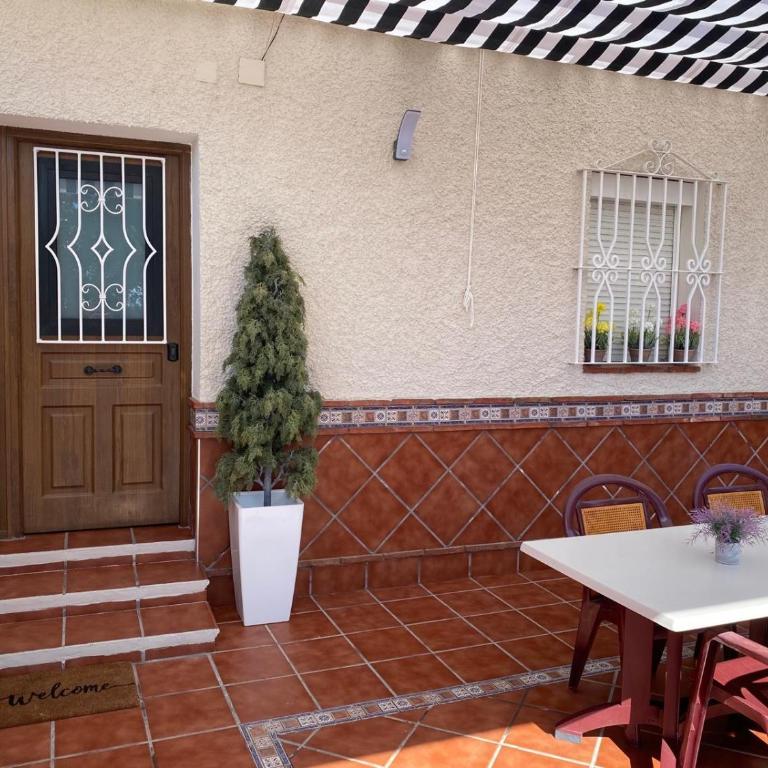 Alojamiento en Málaga cerca de FYCMA y aeropuerto - Casa de 3 dormitorios - 2