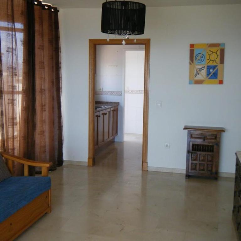 Skyline gemelos 22 TRG - Three-Bedroom Apartment - 10