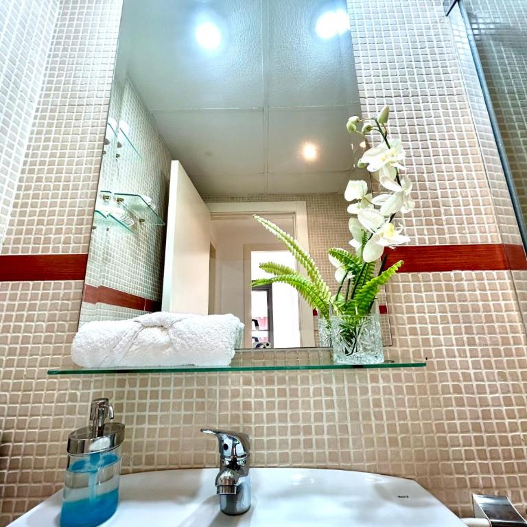 GATU Cream, terraza, parking, aire acc, piscina común " Preferente mayores de 25 años y familias " - Apartamento de 2 dormitorios - 10