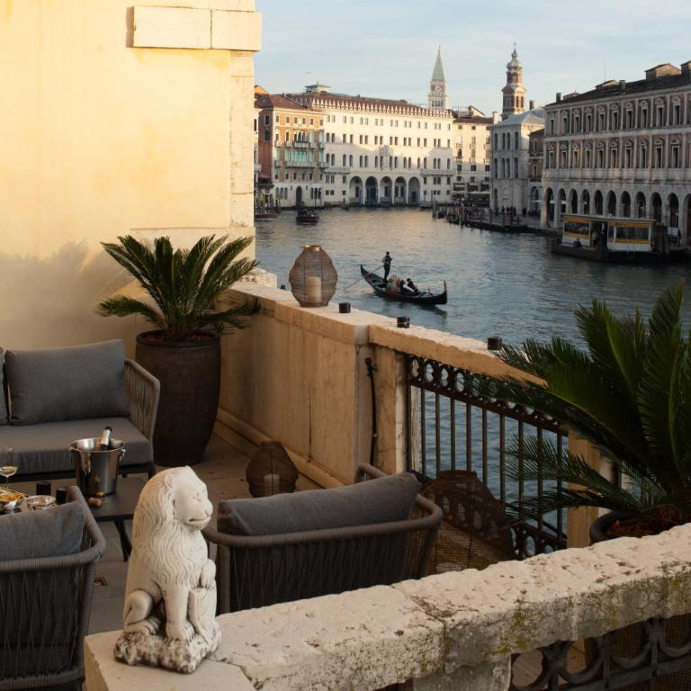 Grand Canal Luxury Apartments With Terrace R&R - Two-Bedroom Apartment - 2