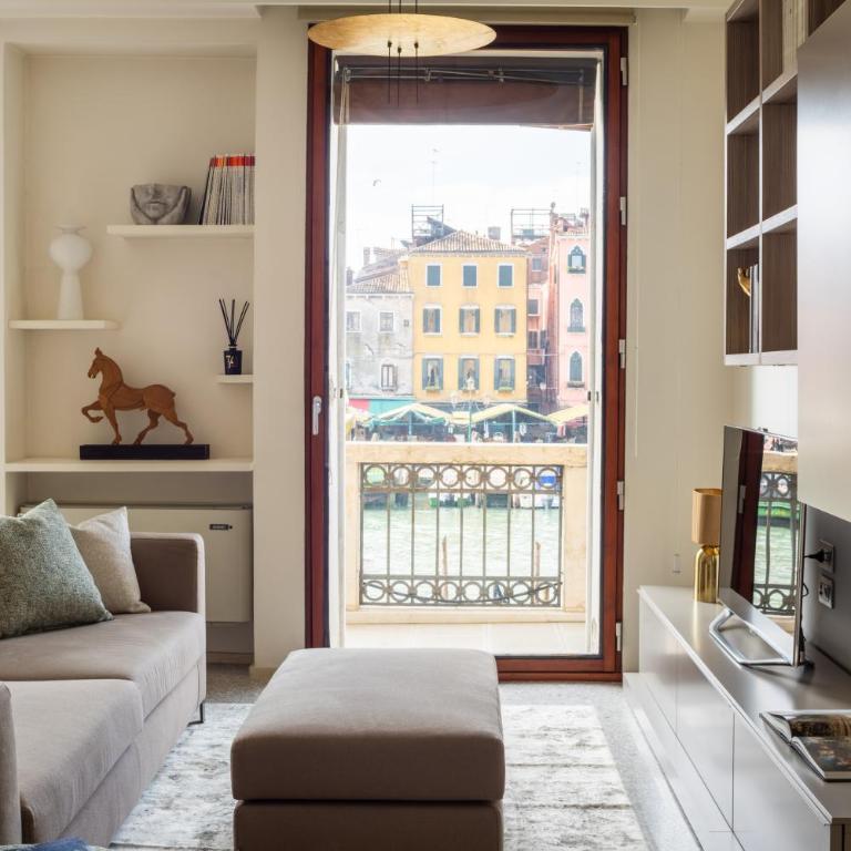 Grand Canal Luxury Apartments With Terrace R&R - Two-Bedroom Apartment - 38