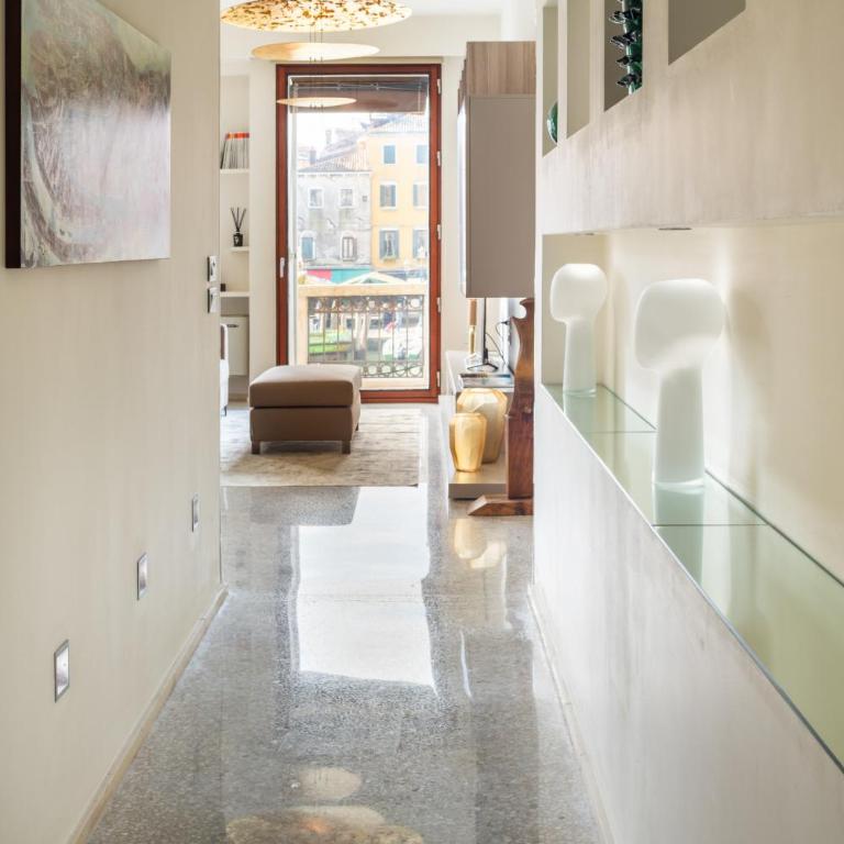 Grand Canal Luxury Apartments With Terrace R&R - Two-Bedroom Apartment - 7