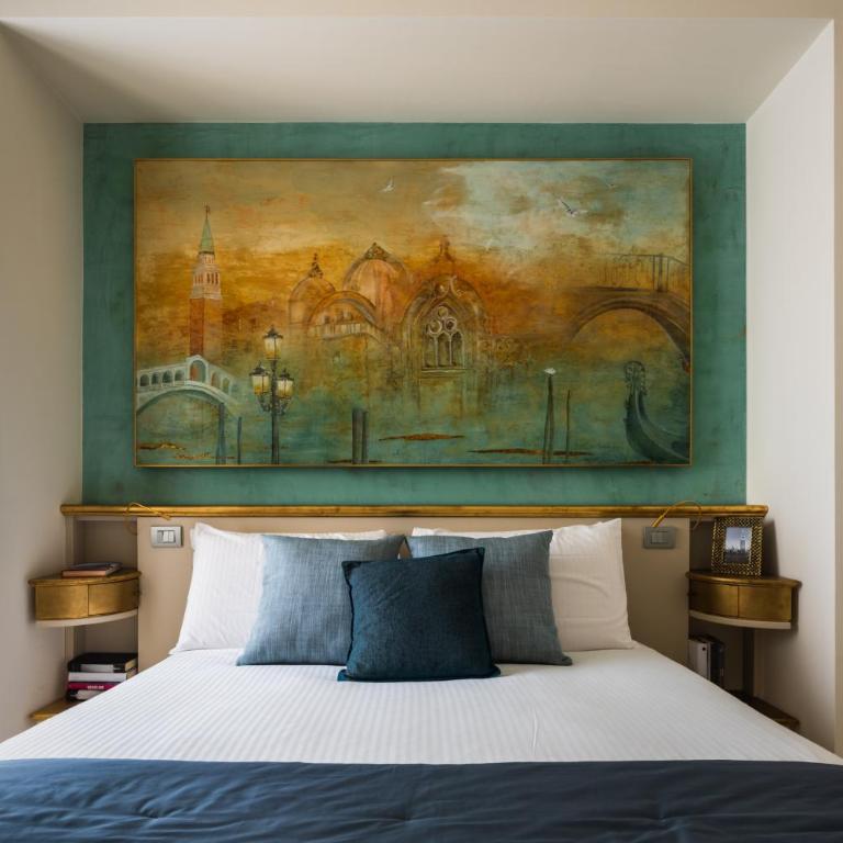 Grand Canal Luxury Apartments With Terrace R&R - Two-Bedroom Apartment - 35
