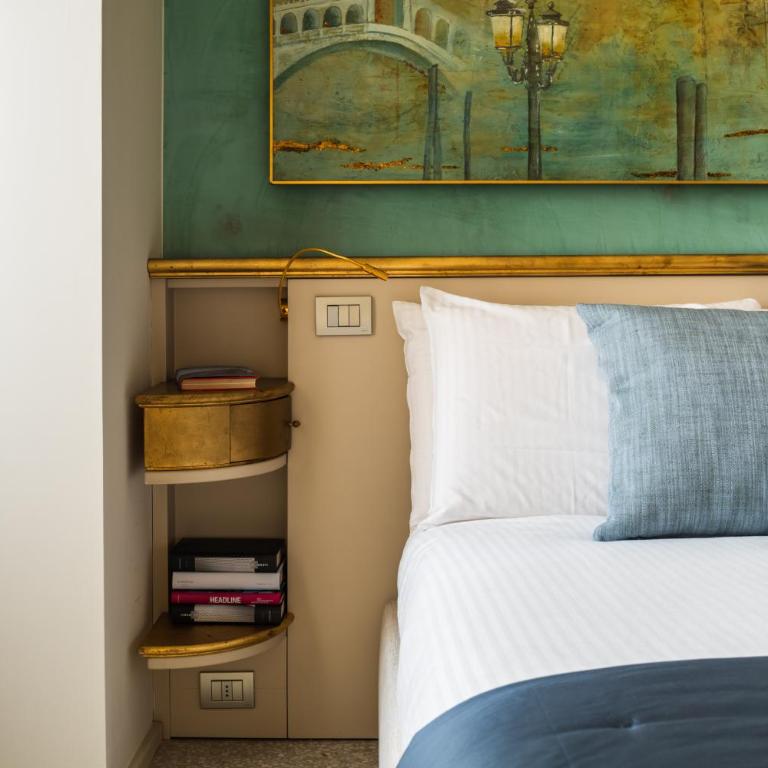 Grand Canal Luxury Apartments With Terrace R&R - Two-Bedroom Apartment - 25
