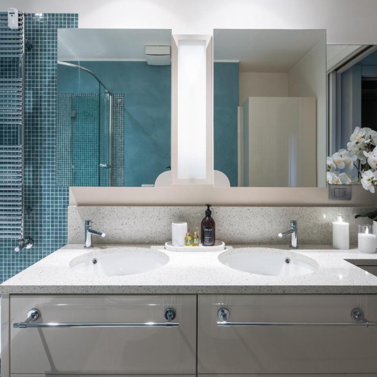 Grand Canal Luxury Apartments With Terrace R&R - Two-Bedroom Apartment - 15