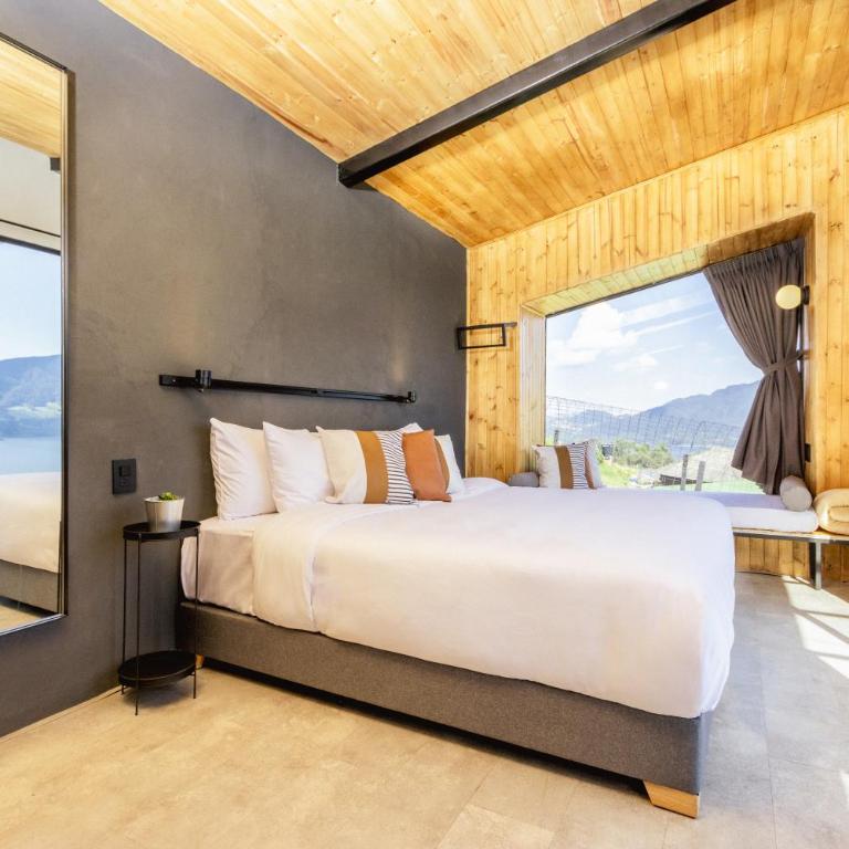 Fuga Neusa - King Room with Lake View - 9