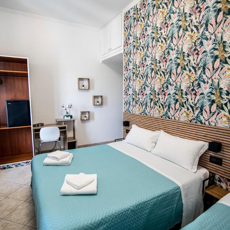 Hotel Dell'Urbe - Camera Tripla con Bagno Privato - 4