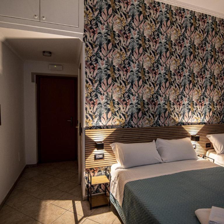 Hotel Dell'Urbe - Camera Tripla con Bagno Privato - 9