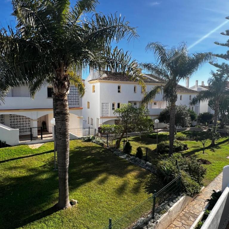 Beautiful and spacious 3 Rooms Duplex with big terrace and nice views to pool and garden - Apartment mit Poolblick - 2