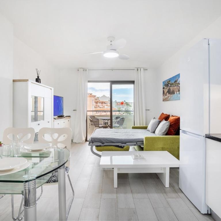 Castle Harbour Holiday Home Heated Pool Views by LoveTenerife - Apartamento con vistas a la piscina - 13
