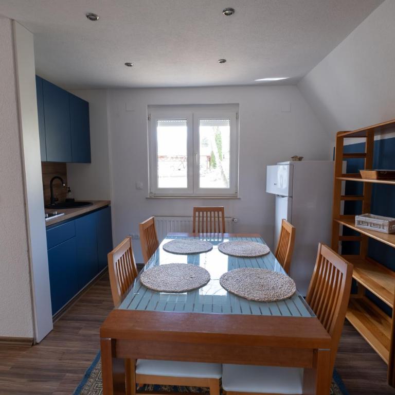 Studio Apartman Mak - Two-Bedroom House - 17
