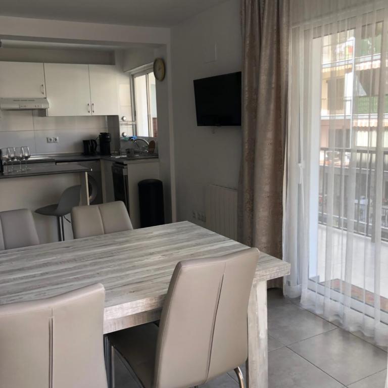 Casa de Feliz - Two-Bedroom Apartment - 9