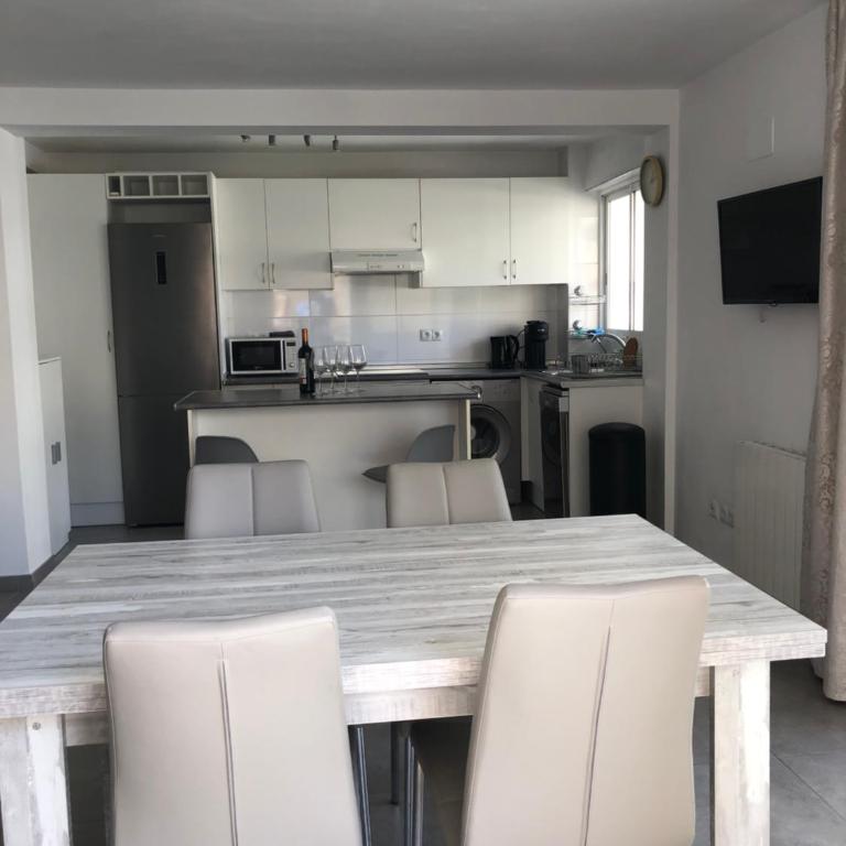 Casa de Feliz - Two-Bedroom Apartment - 14