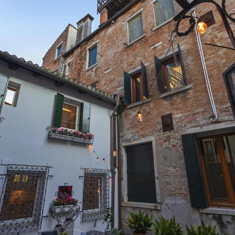 La Casa Più Centrale A Venezia, Con Corte Privata - Three-Bedroom Apartment - 17