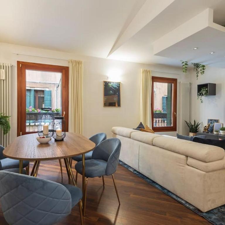 La Casa Più Centrale A Venezia, Con Corte Privata - Three-Bedroom Apartment - 15