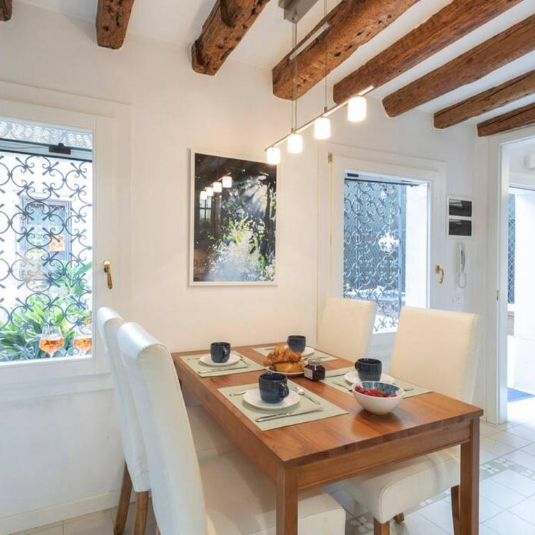 La Casa Più Centrale A Venezia, Con Corte Privata - Three-Bedroom Apartment - 21
