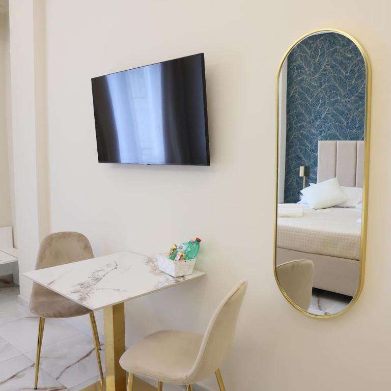 Napoli Central Suites - Camera Deluxe - 12