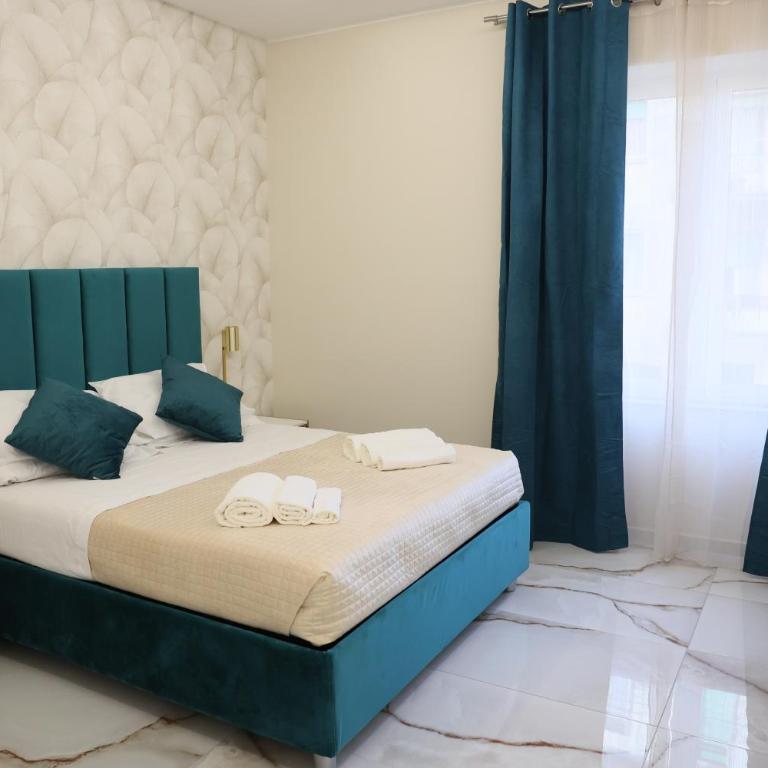 Napoli Central Suites - Camera Matrimoniale Standard - 18
