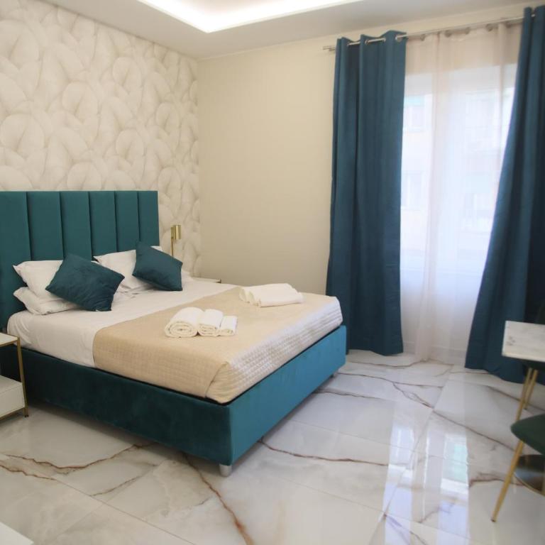 Napoli Central Suites - Camera Matrimoniale Standard - 22