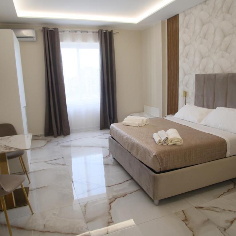 Napoli Central Suites - Camera King Superior - 22