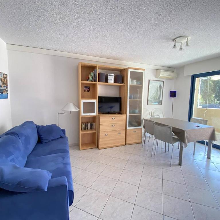 Appartement climatisé avec terrasse, proche plage et commerces, parking inclus, WiFi, classé 3* - FR-1-100-332 - Appartement - 4