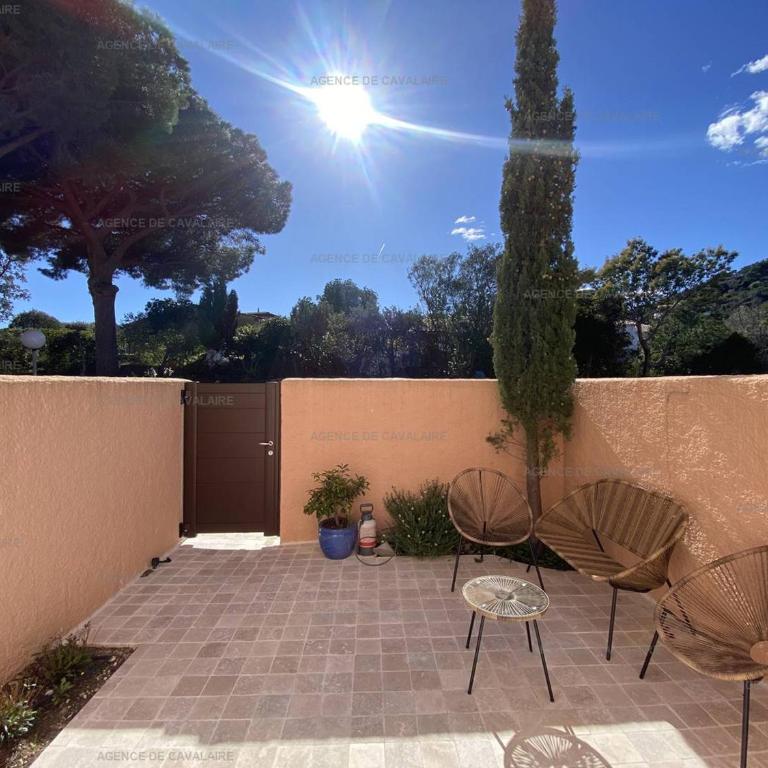 Mazet rénové avec piscine, tennis, 2 terrasses à Cavalaire-sur-Mer. - FR-1-100-333 - Maison de Vacances - 2