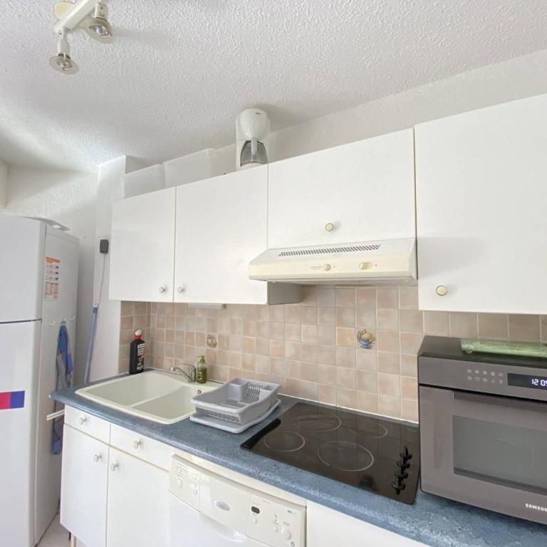 Appartement climatisé avec terrasse, proche plage et commerces, parking inclus, WiFi, classé 3* - FR-1-100-332 - Appartement - 9