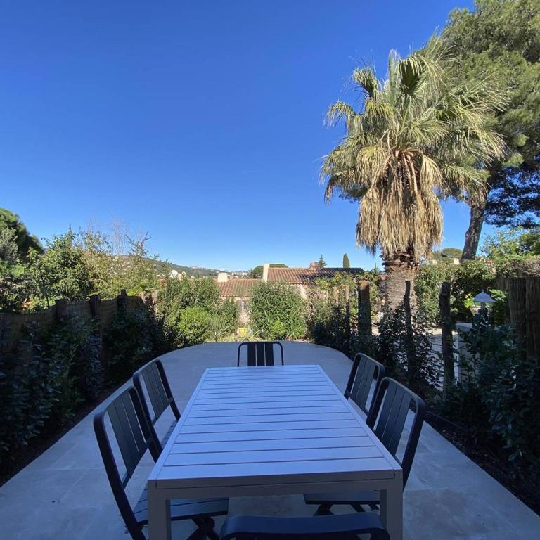 Mazet rénové avec piscine, tennis, 2 terrasses à Cavalaire-sur-Mer. - FR-1-100-333 - Maison de Vacances - 10