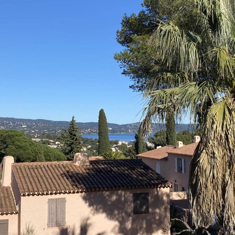 Mazet rénové avec piscine, tennis, 2 terrasses à Cavalaire-sur-Mer. - FR-1-100-333 - Maison de Vacances - 1