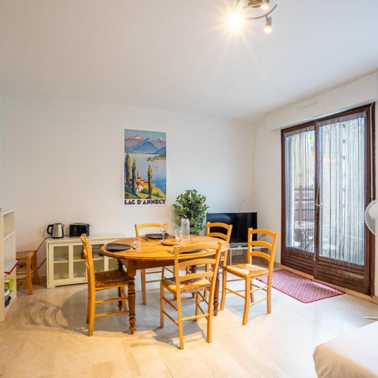 Vue sur lac & terrasse - Parking privé SOLEIDOR - Appartement 1 Chambre - 13