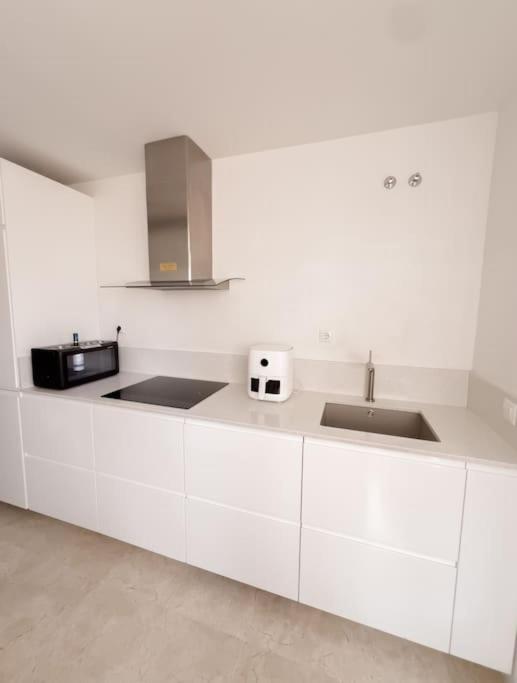 Luminoso hogar para familias- terraza, vistas al mar, plaza de parking - 7P - Three-Bedroom Apartment - 14