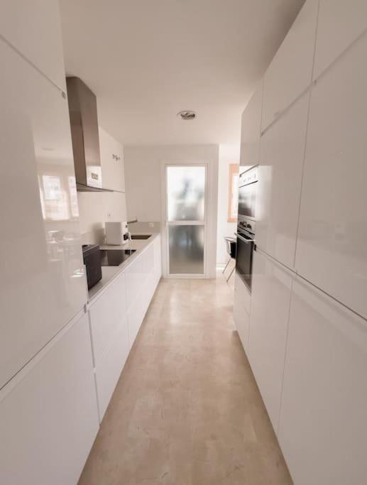 Luminoso hogar para familias- terraza, vistas al mar, plaza de parking - 7P - Three-Bedroom Apartment - 20