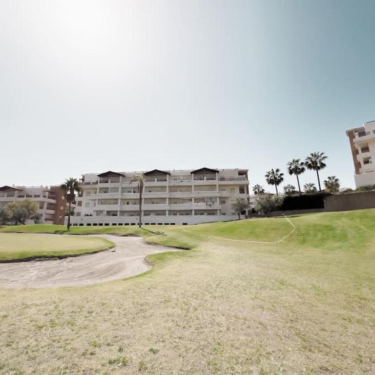 Luminoso hogar para familias- terraza, vistas al mar, plaza de parking - 7P - Three-Bedroom Apartment - 21