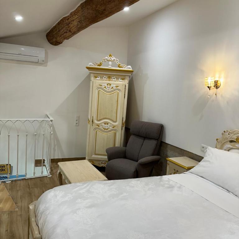Studio familial a Mezzanine presbytère dans l'Église - Studio - Split Level - 9