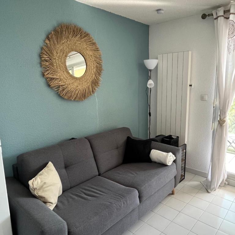T2 - Les pieds dans le sables en toutes saisons 5 couchages - climatisation - parking privée - piscine - situation optimum et rare - Amoureva - Plage Richelieu- Cap d'Agde - One-Bedroom Apartment - 7