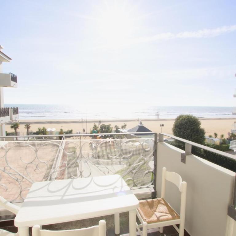 Bagni Miramare - Home Immobiliare Jesolo - Appartamento con 1 Camera da Letto - 3