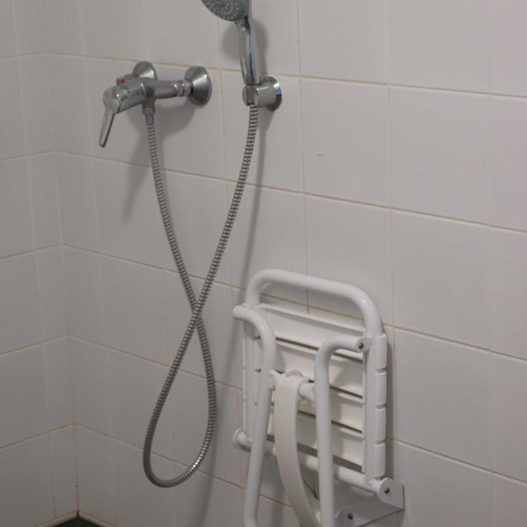First Inn Hotel Blois - Chambre Double - Accessible aux Personnes à Mobilité Réduite - 1