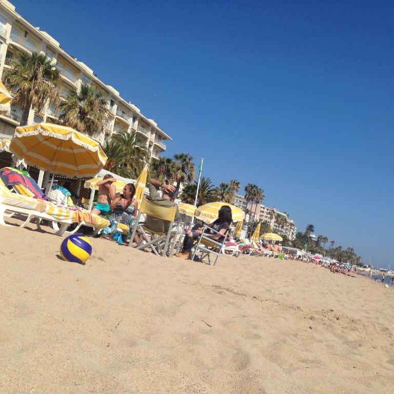 Stylish Cannes Apartment,only 60m to Sandy Beach, Privat 80m2 Garden, Central Location - Appartement - Vue sur Jardin - 32