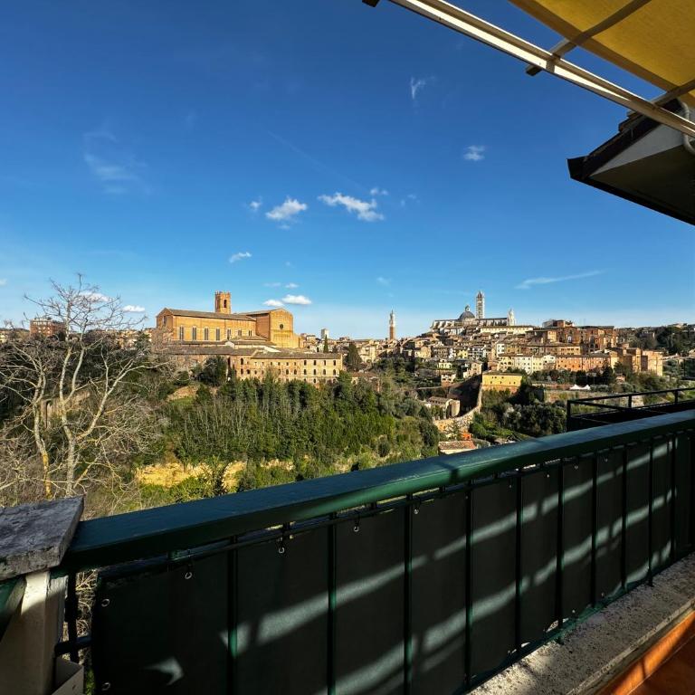SKYLINE- 3 Apartments with view - Three-Bedroom Apartment - 31