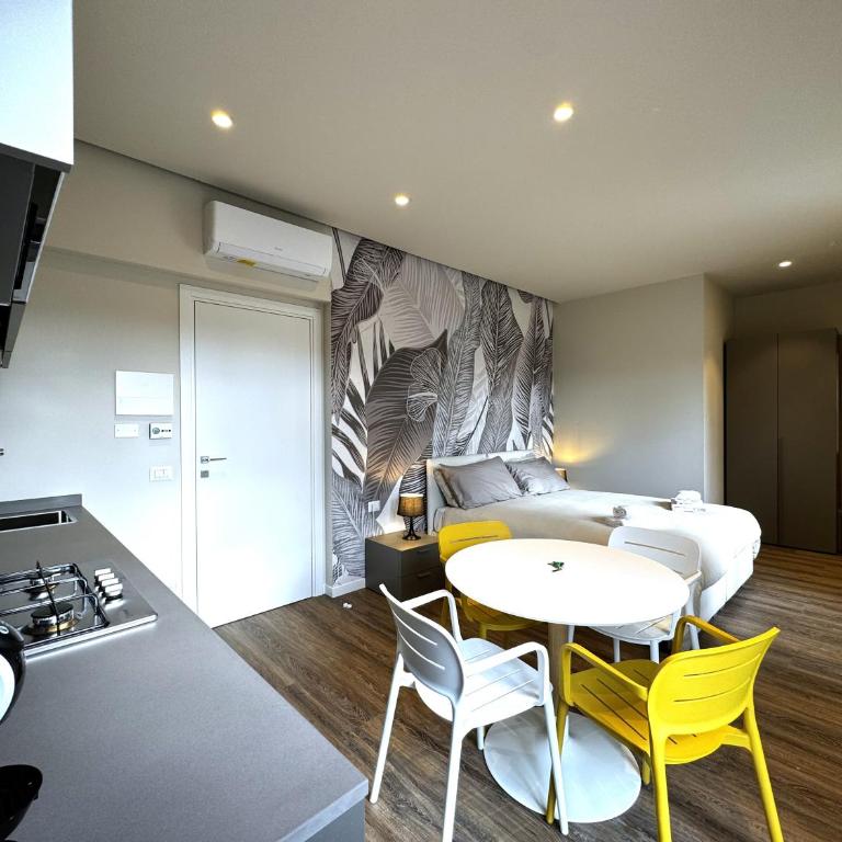 SKYLINE- 3 Apartments with view - Three-Bedroom Apartment - 42