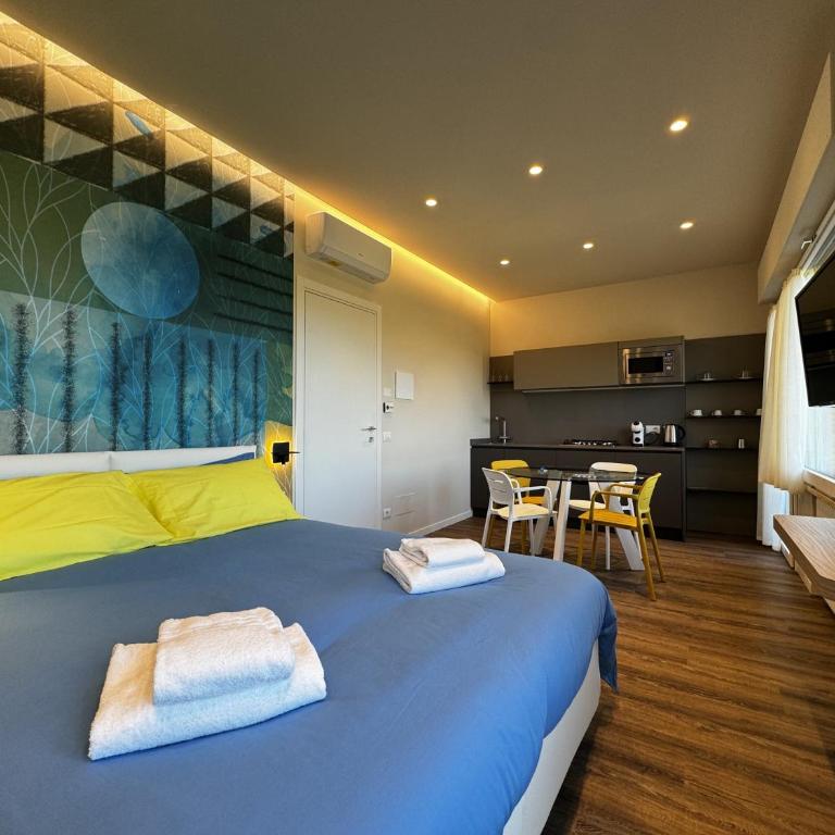 SKYLINE- 3 Apartments with view - Three-Bedroom Apartment - 27