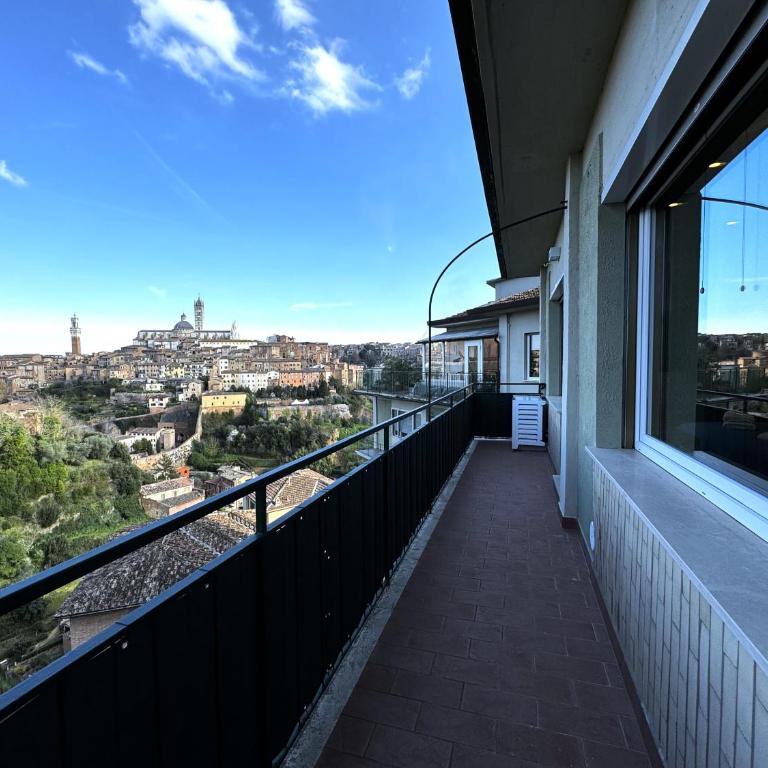 SKYLINE- 3 Apartments with view - Three-Bedroom Apartment - 65