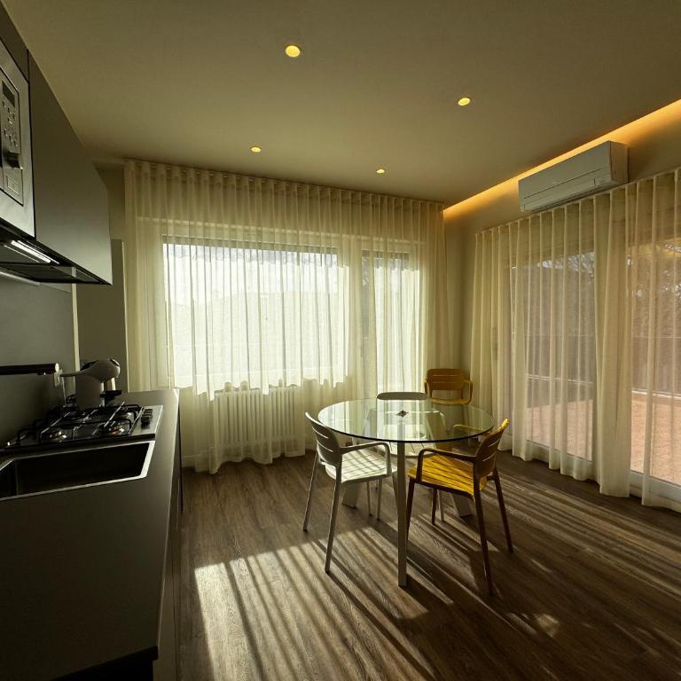 SKYLINE- 3 Apartments with view - Three-Bedroom Apartment - 10