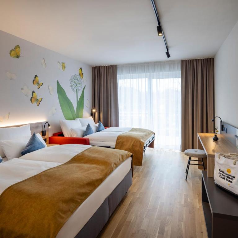 JUFA Hotel Bad Radkersburg - Vierbettzimmer mit Balkon - 8