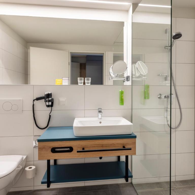 JUFA Hotel Bad Radkersburg - Doppelzimmer mit Balkon - 8
