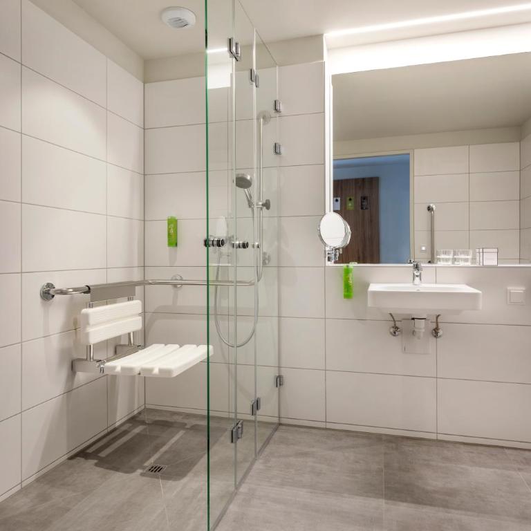 JUFA Hotel Bad Radkersburg - Doppelzimmer mit Balkon - 11